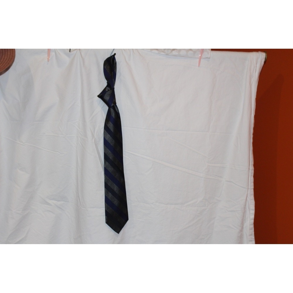 Calvin Klein Mens Navy Blue Silver Striped Silk Blend Classic Necktie